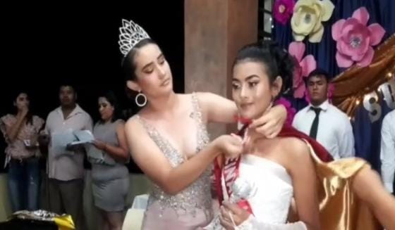 pleito en coronación de reina