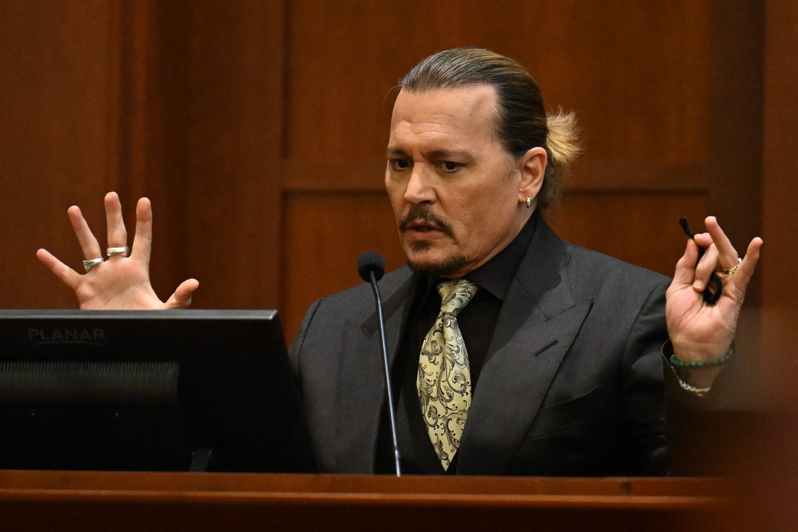 Johnny Depp declara contra Amber Heard