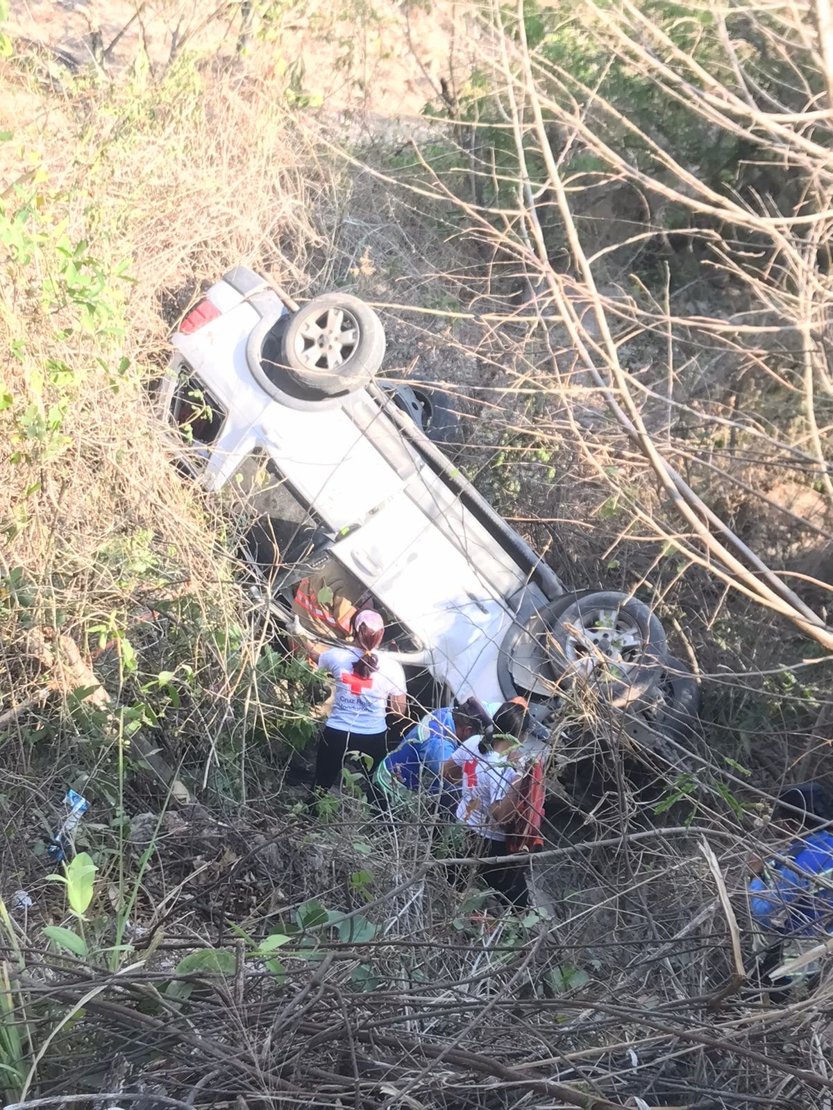 accidente ca-5 dos personas muertas