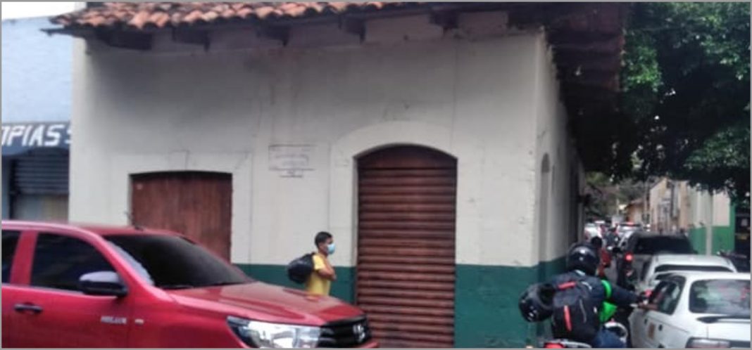 Tito Aguacate cierra por extorsión