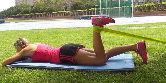 Fortalecer esta musculatura es fundamental para prevenir la lesión del ligamento cruzado anterior y que el ligamento no tenga que trabajar tanto para evitar el desplazamiento.