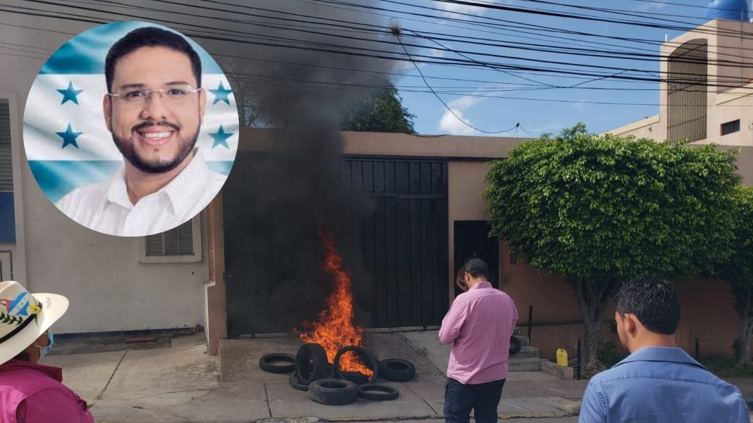 Mauricio Rivera ante actos en Ciudad Mujer