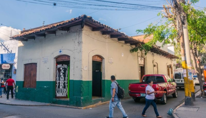 El histórico bar de la capital, ya abrió sus puertas luego de tres semanas de haber cerrado.