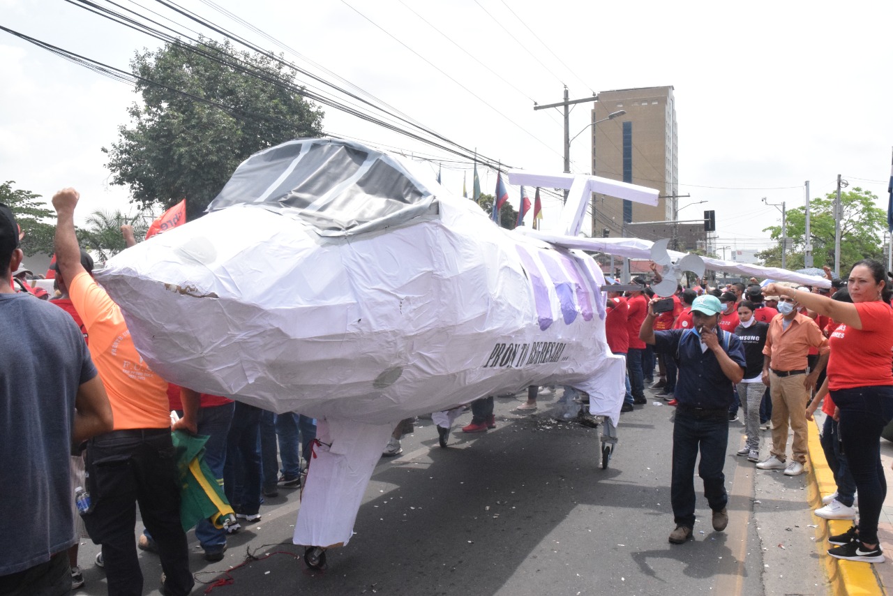 Avión en protesta