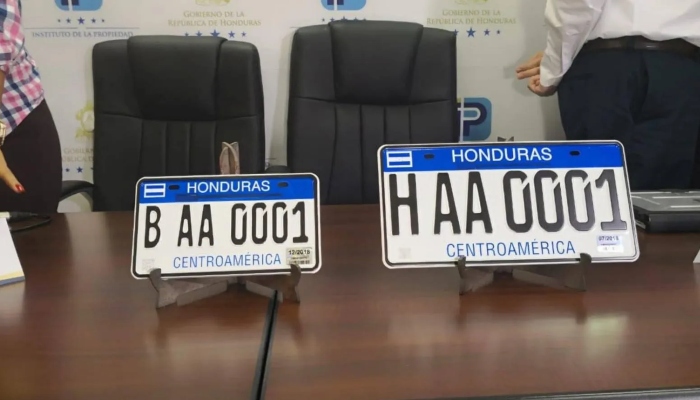 Los vehículos que no porten su nueva placa será decomisados a partir del 15 de mayo.