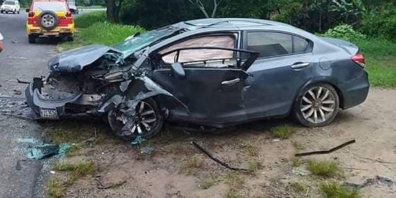 Los accidentados están bajo revisión médicas en un hospital de la zona.