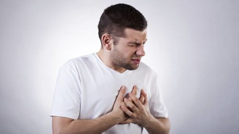 causas dolor mamas hombres
