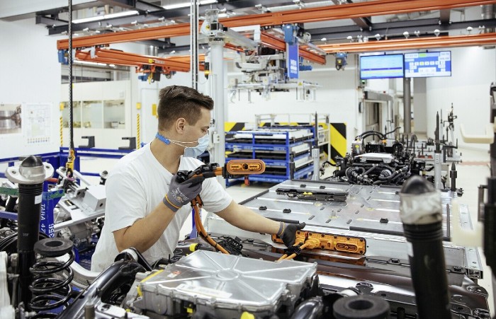 6 mil empleos generará la fábrica Almussafes.