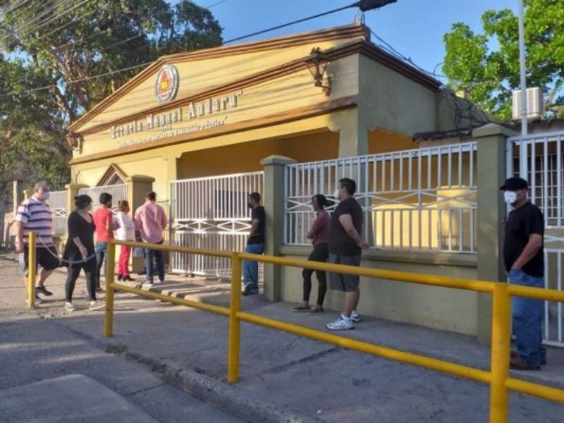 madre denuncia a maestro