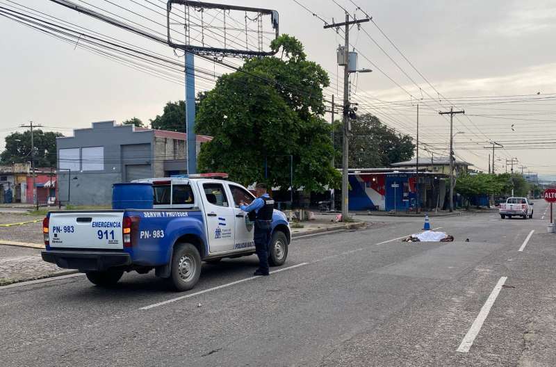 muerto en medio de la calle SPS