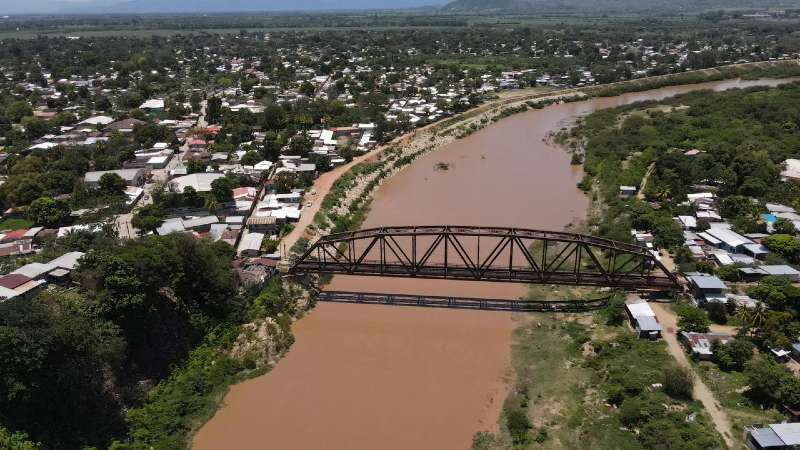 Las personas se mantienen en alerta por las lluvias. 