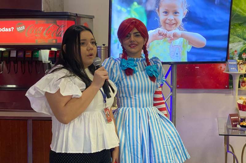 Guadalupe Reyes y la chica Wendy´s.