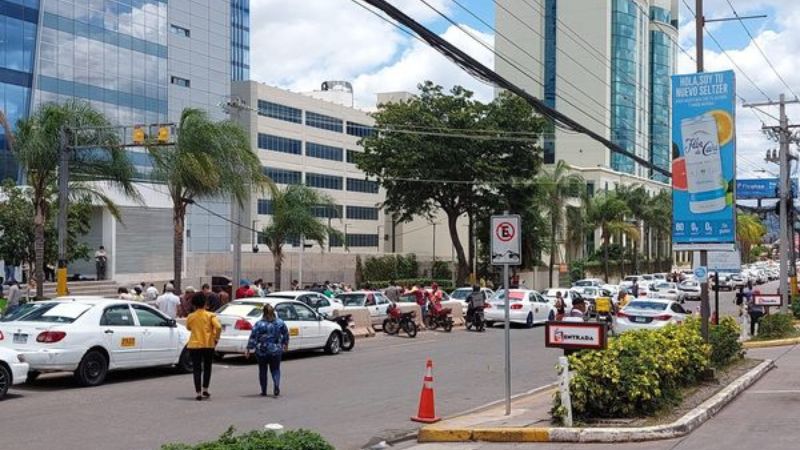 taxistas realizan plantón