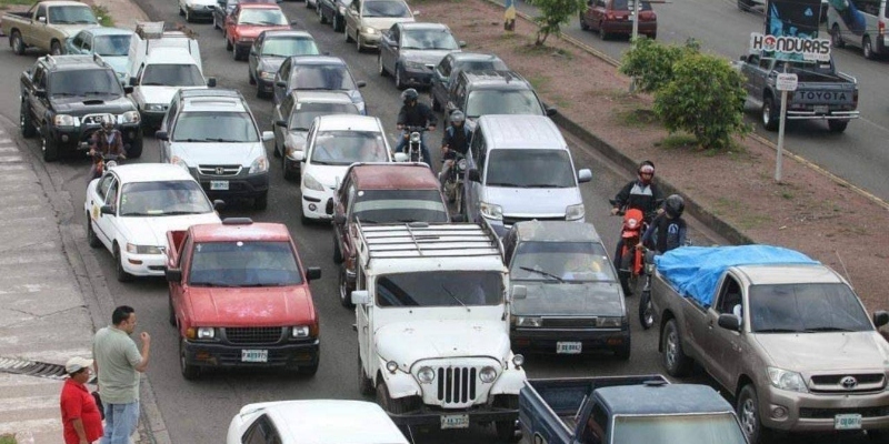 En el es de agosto le corresponde a terminaciones de placa 2 y 3 pagar la matrícula vehicular.