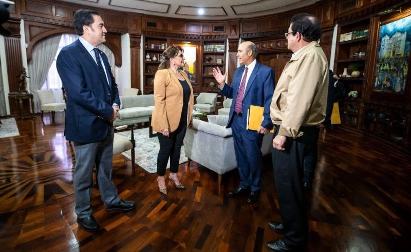 Reunión Hugo Llorens