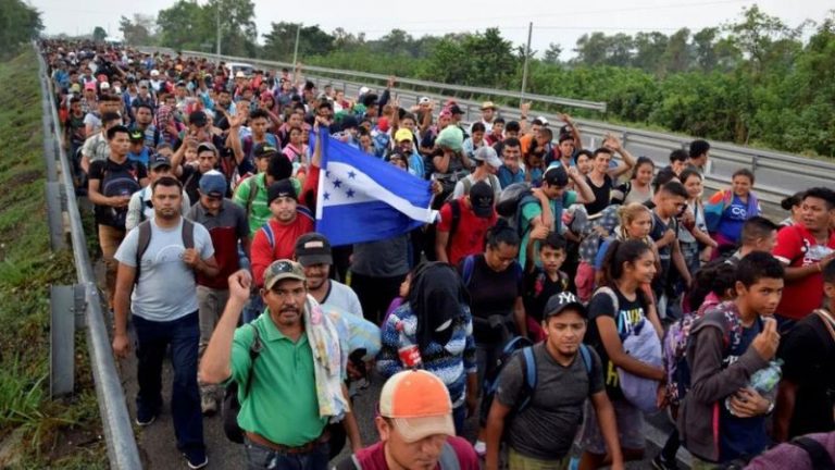 Caravana se disuelve entrega documentos migratorio