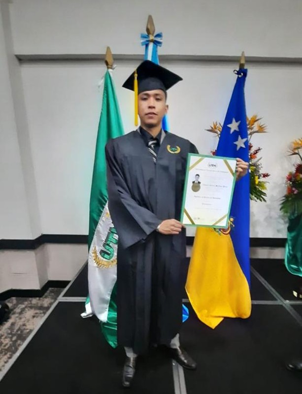 graduado UTH