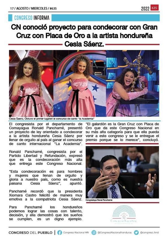 Condecoración Cesia Sáenz
