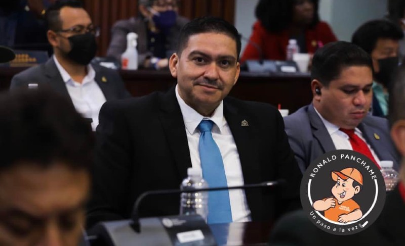 Diputado Ronald Panchame