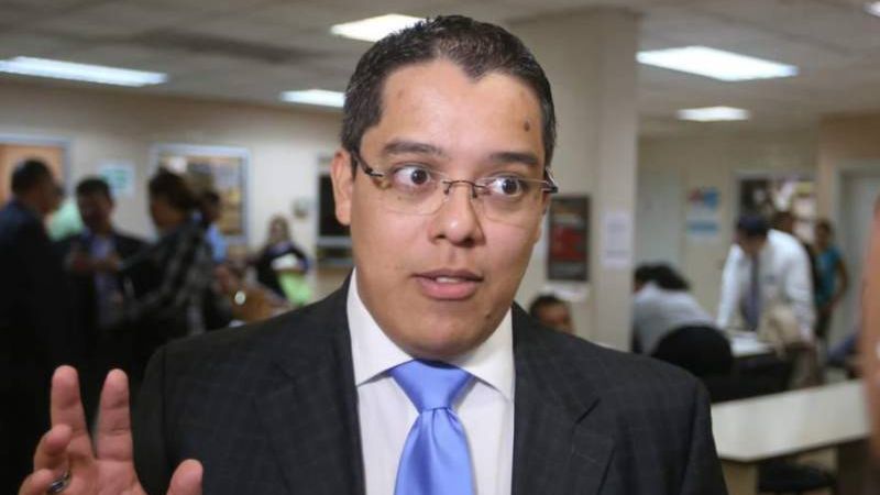 calientan elección representantes de la Academia