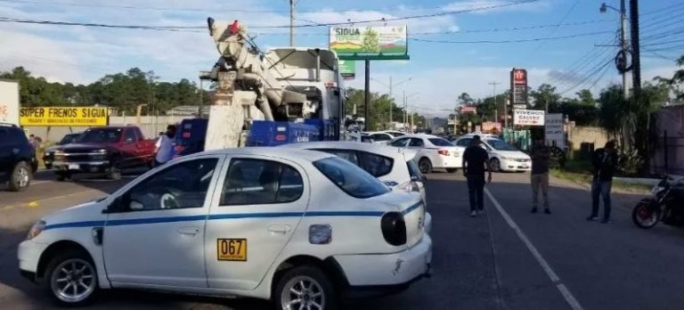 Taxistas se toman la CA-5