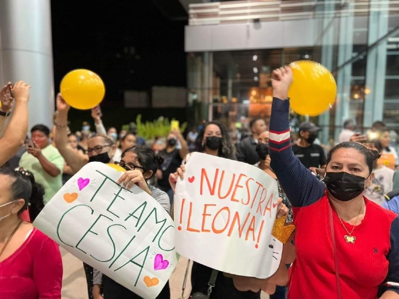 fotografías de la llegada de Cesia Sáenz