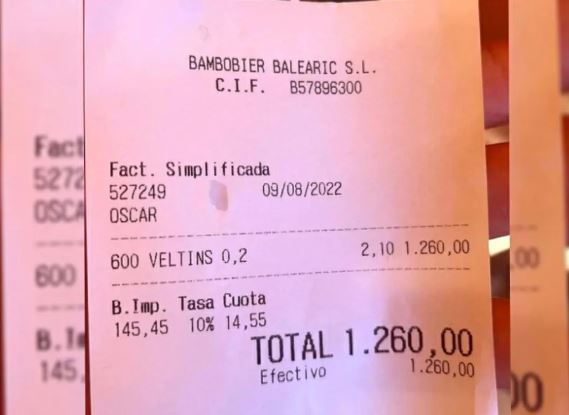 Alemanes desayunan 600 cervezas