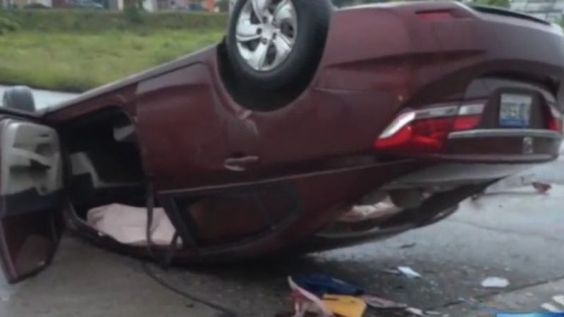 dos mujeres se salvan en accidente