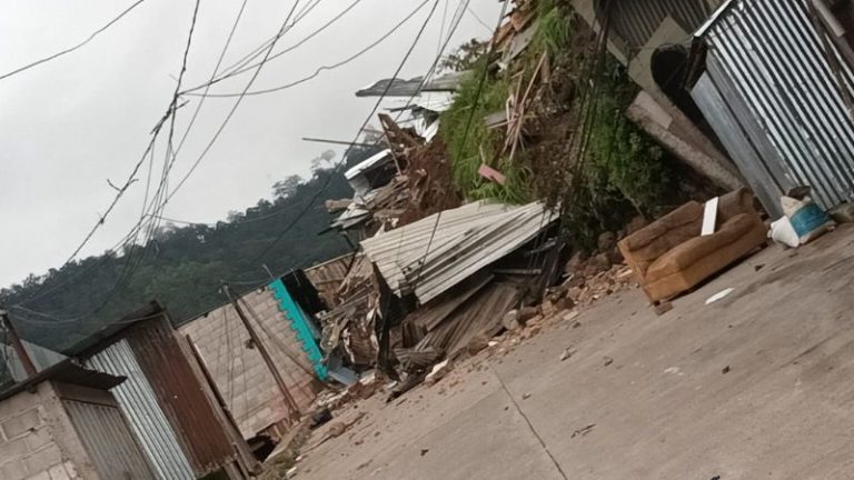 casas colapsan en colonia Guillén