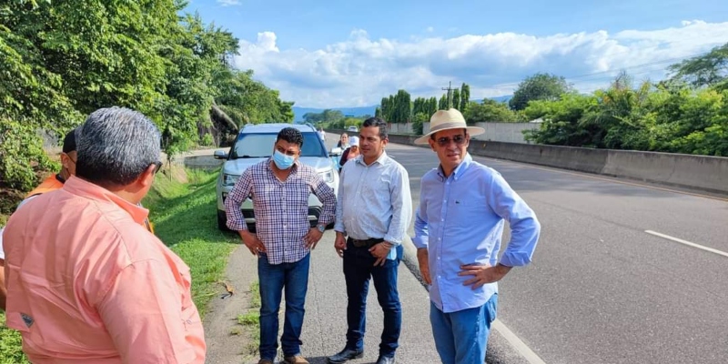 Las autoridades realizaron un recorrido para buscar el lugar adecuado.