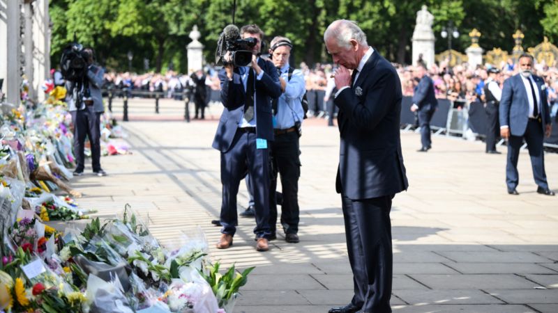 Carlos III llega a Londres