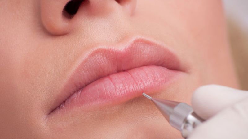 Lip blushing tendencia