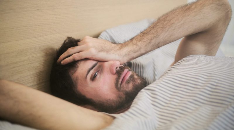Los que prefieren que el despertador suene varias veces no duermen más la siesta ni se muestran más cansados durante el día