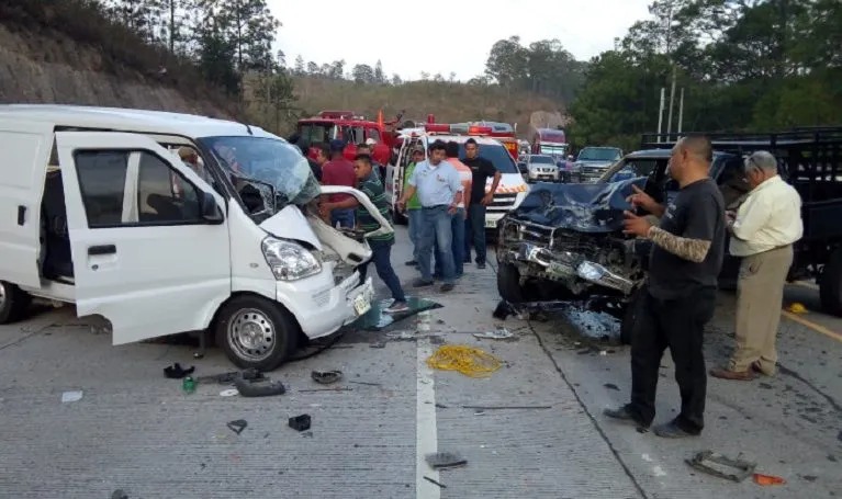 motociclista muere aplastado camión de basura
