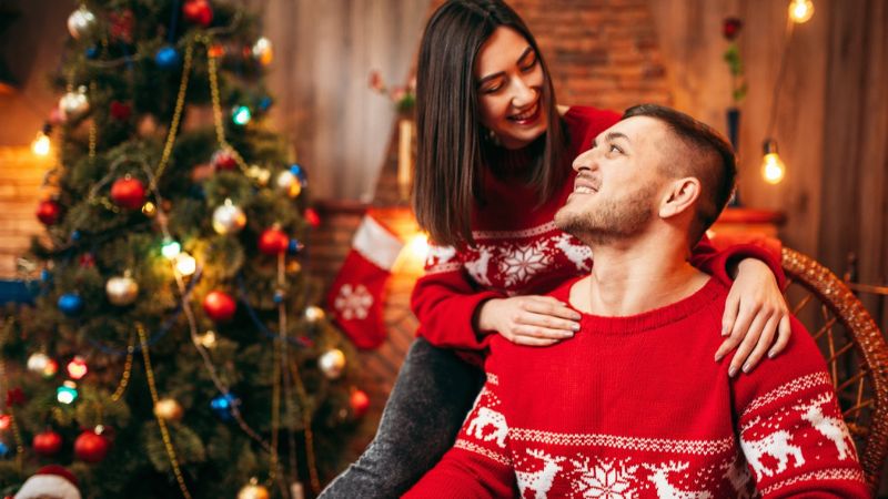 con cuál familia pasar la Navidad en pareja