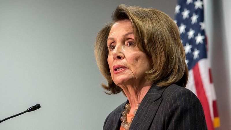 Nancy Pelosi renuncia Cámara