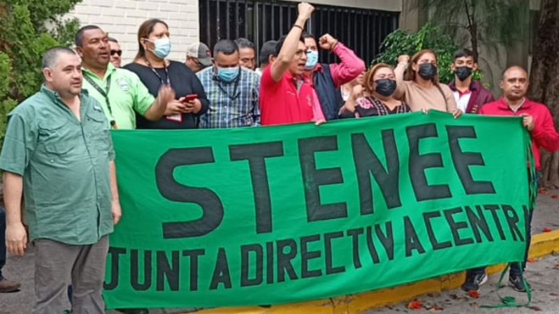 STENEE protesta