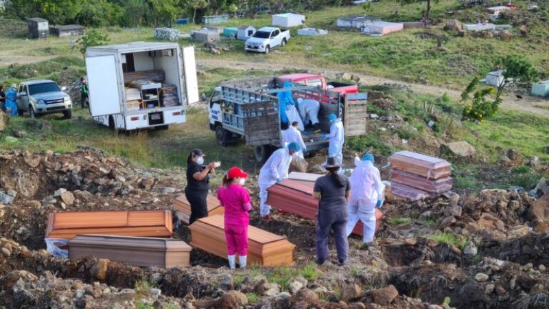 sepultan cuerpos en Tegucigalpa