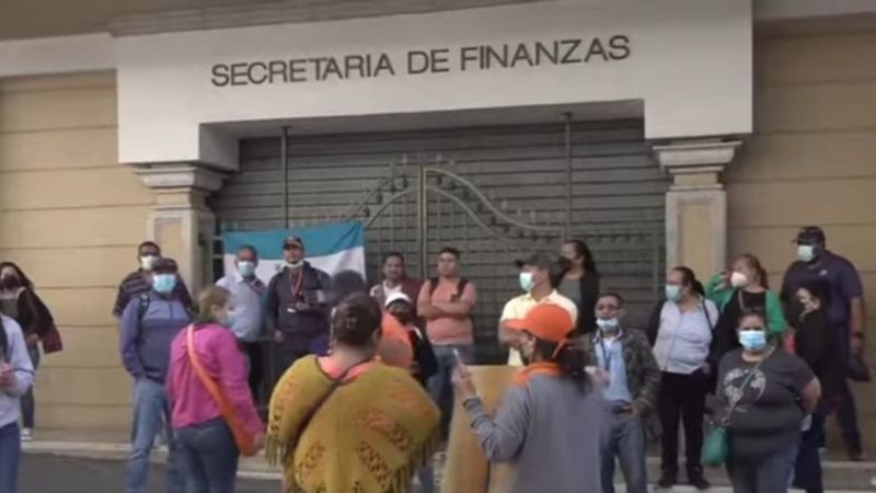 empleados de Hondutel protestan en Sefin