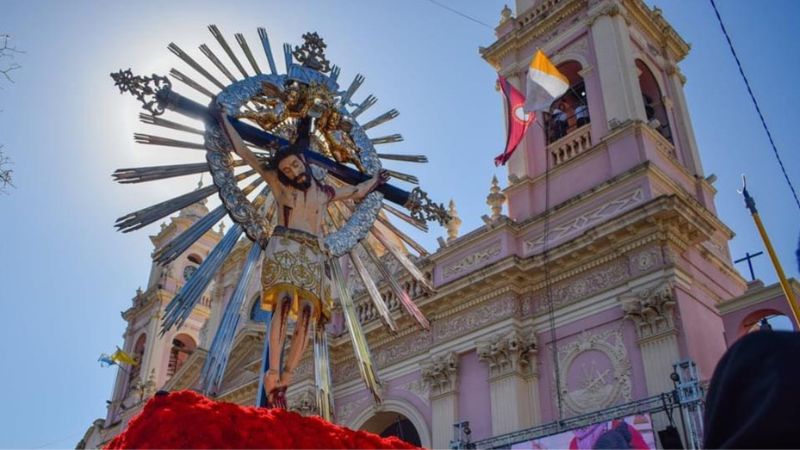 Iglesias suspenden misa