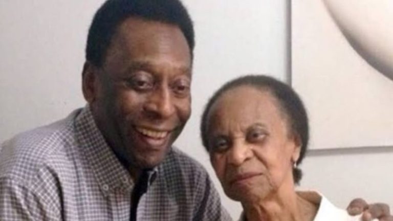 La mamá de Pelé, Doña Celeste, todavía no sabe que su hijo murió