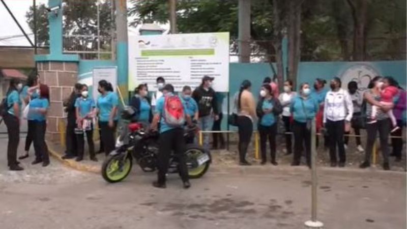 Personal El Torax protesta