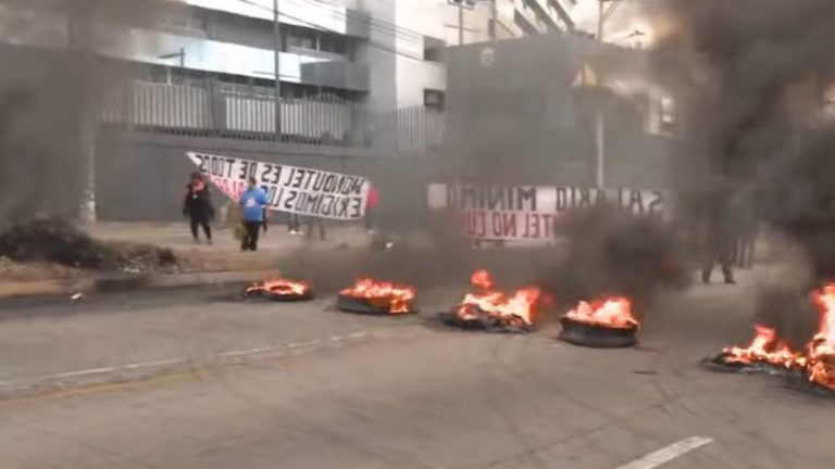 Empleados de Hondutel protestan