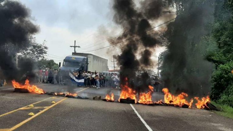 Tráfico por protesta en la CA-5